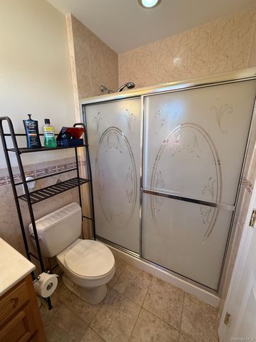 8835 75th Avenue, Glendale, NY 11385