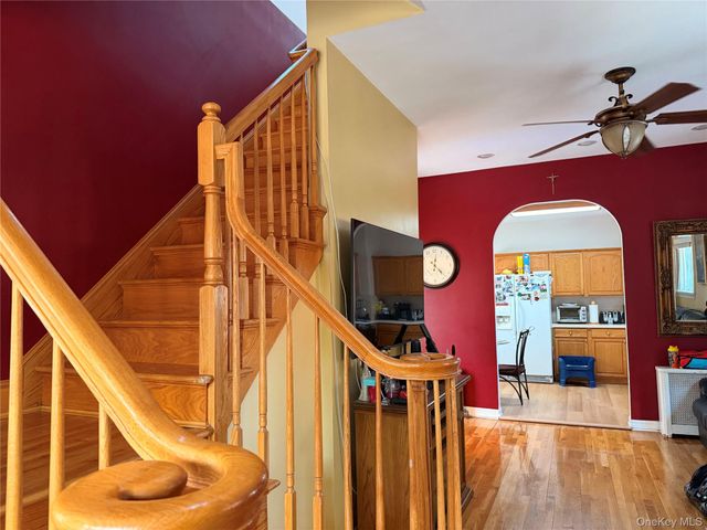 8835 75th Avenue, Glendale, NY 11385
