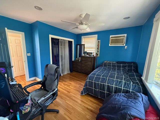 8835 75th Avenue, Glendale, NY 11385