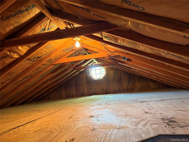 8835 75th Avenue, Glendale, NY 11385