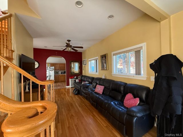 8835 75th Avenue, Glendale, NY 11385