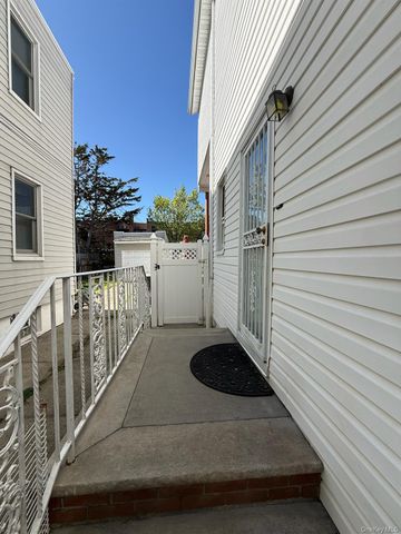 8835 75th Avenue, Glendale, NY 11385