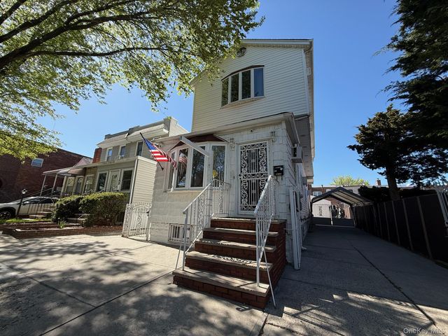 8835 75th Avenue, Glendale, NY 11385