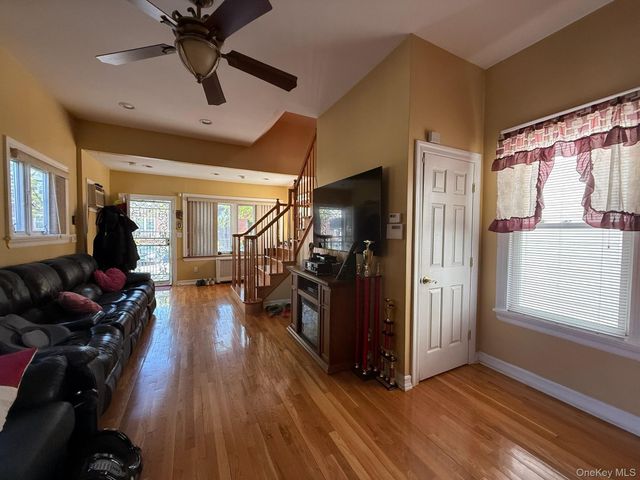 8835 75th Avenue, Glendale, NY 11385