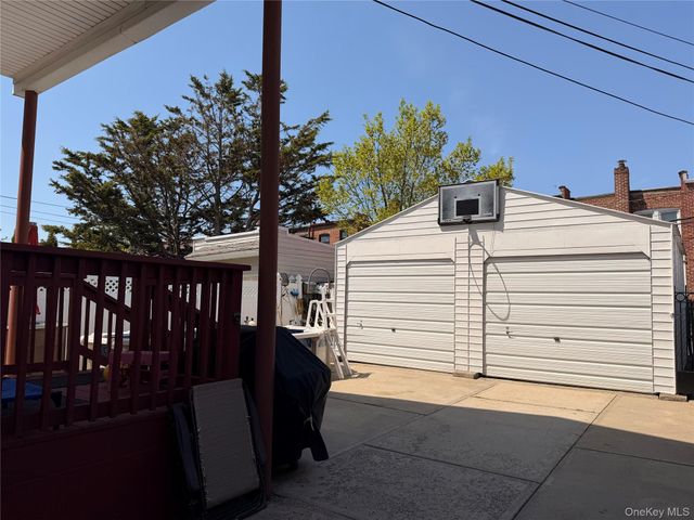 8835 75th Avenue, Glendale, NY 11385
