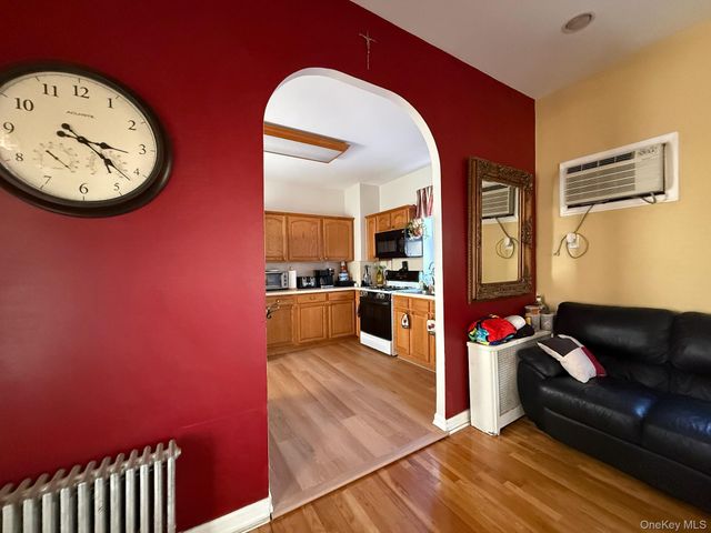 8835 75th Avenue, Glendale, NY 11385