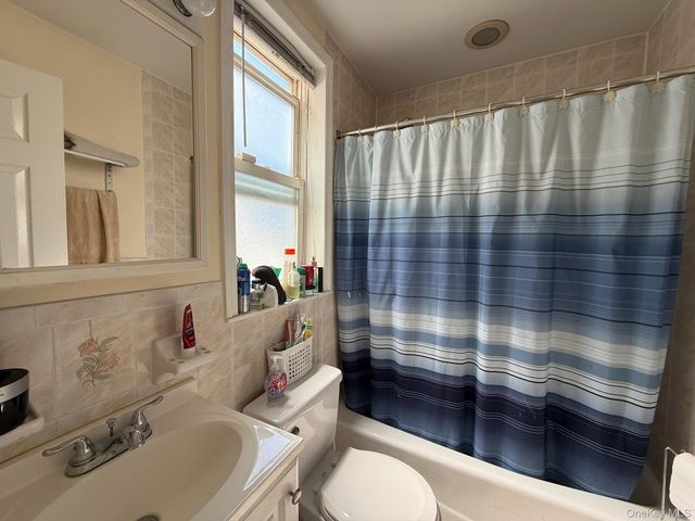 8835 75th Avenue, Glendale, NY 11385