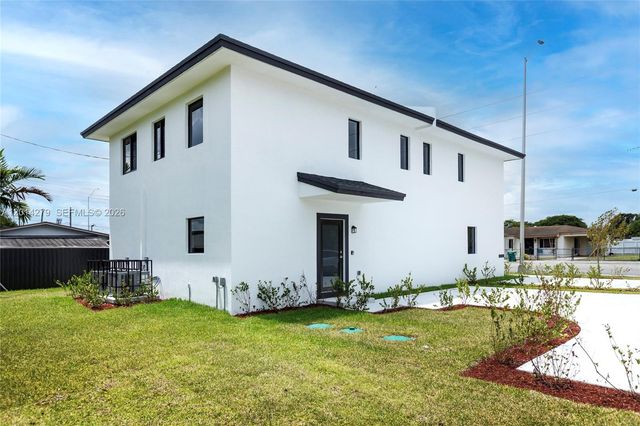 9151 NW 32 Ave, Miami, FL 33147