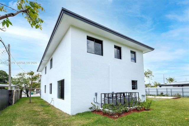 9151 NW 32 Ave, Miami, FL 33147