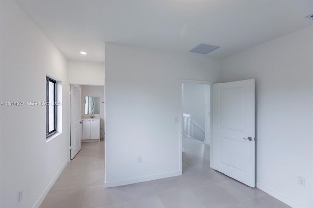 9151 NW 32 Ave, Miami, FL 33147