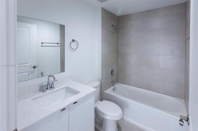 9151 NW 32 Ave, Miami, FL 33147