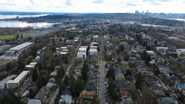 5026 20th Avenue NE, Seattle, WA 98105