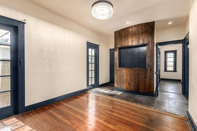 2034 N MITCHELL Street, Phoenix, AZ 85006