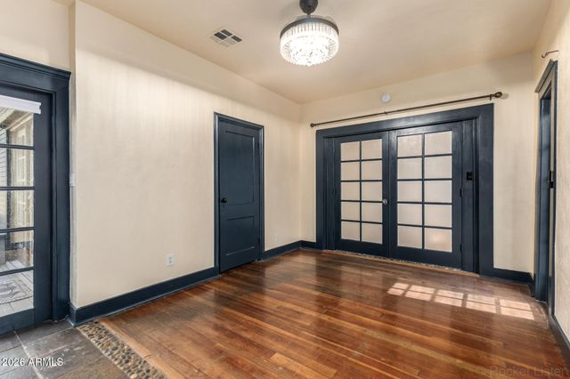 2034 N MITCHELL Street, Phoenix, AZ 85006