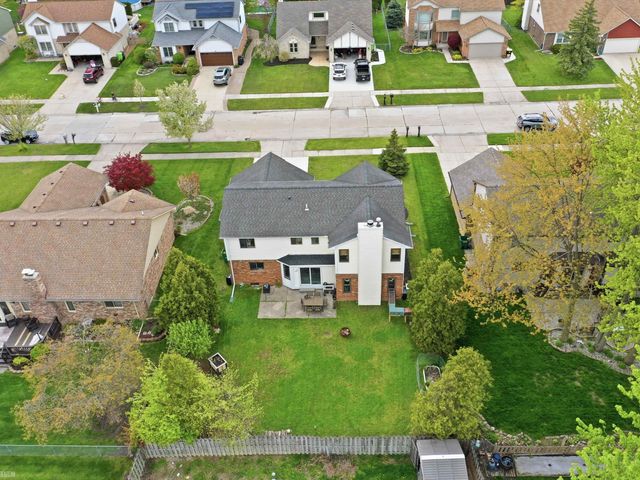 26180 Woodland Drive, Chesterfield Twp, MI 48051