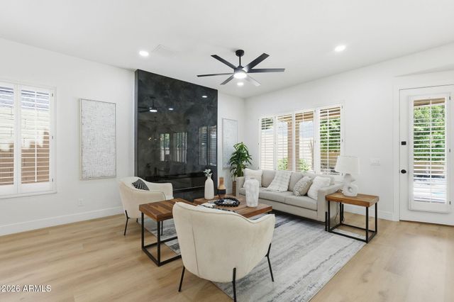 15221 S 18TH Avenue, Phoenix, AZ 85045