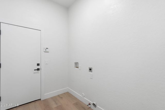 15221 S 18TH Avenue, Phoenix, AZ 85045