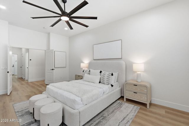 15221 S 18TH Avenue, Phoenix, AZ 85045