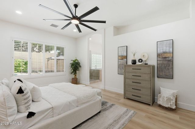 15221 S 18TH Avenue, Phoenix, AZ 85045