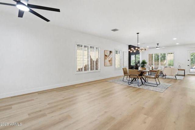 15221 S 18TH Avenue, Phoenix, AZ 85045