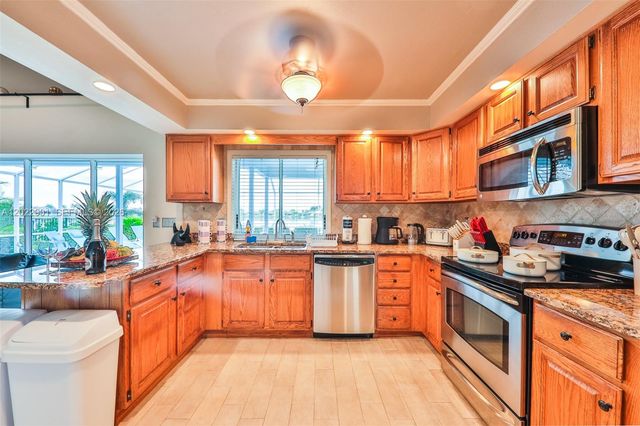 407 SW 37 Street, Cape Coral, FL 33914