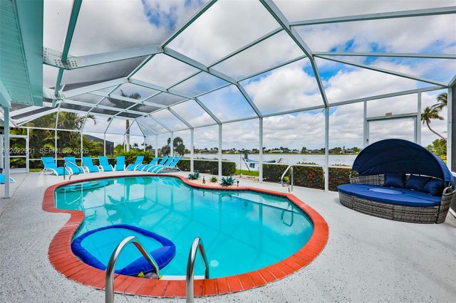 407 SW 37 Street, Cape Coral, FL 33914