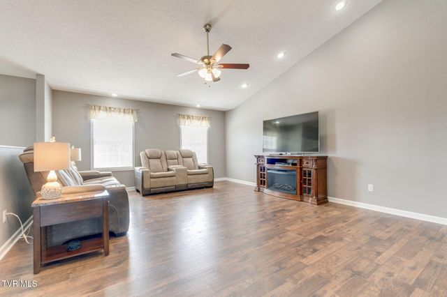 1111 Daisy Lane, Jonesborough, TN 37659