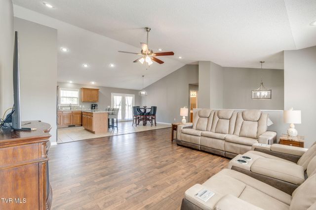 1111 Daisy Lane, Jonesborough, TN 37659