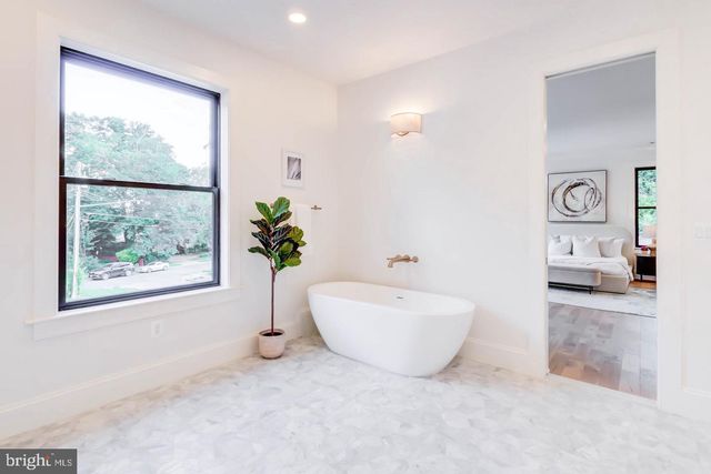 7102 ALGER RD, Falls Church, VA 22042