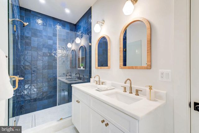 7102 ALGER RD, Falls Church, VA 22042