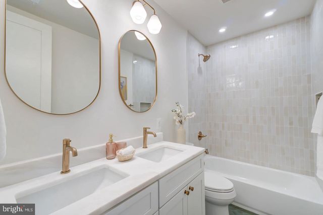 7102 ALGER RD, Falls Church, VA 22042