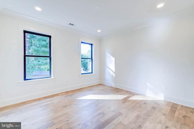 7102 ALGER RD, Falls Church, VA 22042