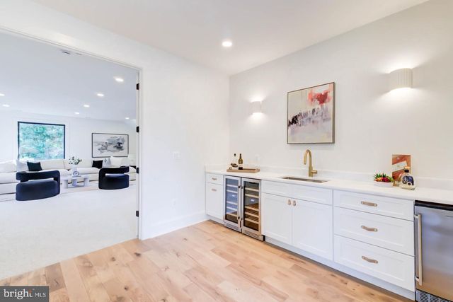 7102 ALGER RD, Falls Church, VA 22042