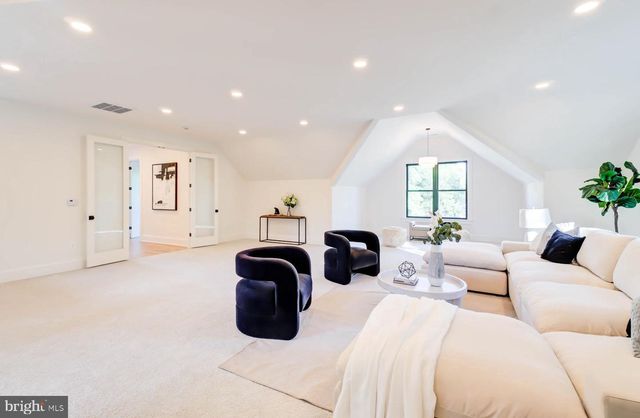 7102 ALGER RD, Falls Church, VA 22042