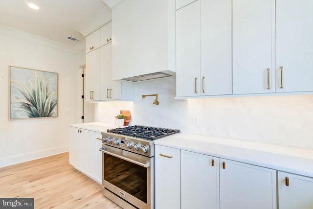 7102 ALGER RD, Falls Church, VA 22042