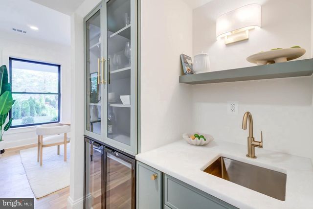 7102 ALGER RD, Falls Church, VA 22042