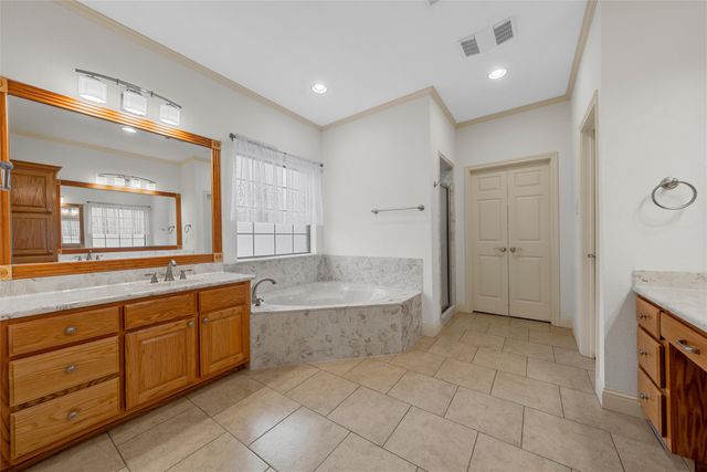 1305 Buffalo Pass, Woodway, TX 76712