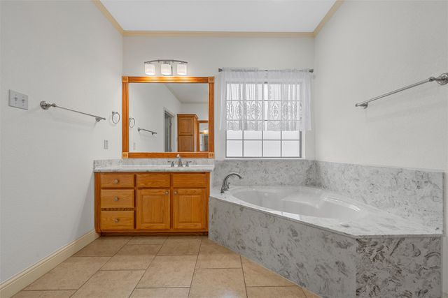 1305 Buffalo Pass, Woodway, TX 76712