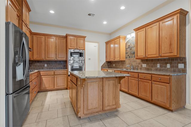 1305 Buffalo Pass, Woodway, TX 76712