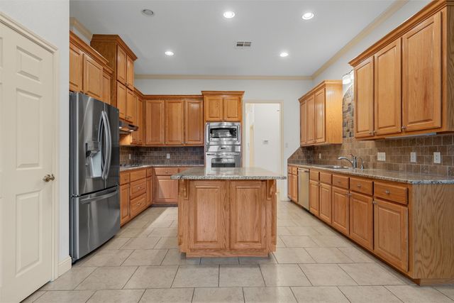 1305 Buffalo Pass, Woodway, TX 76712