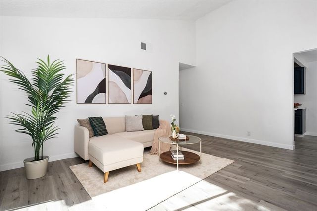 20553 S Vermont Avenue 6, Torrance, CA 90502