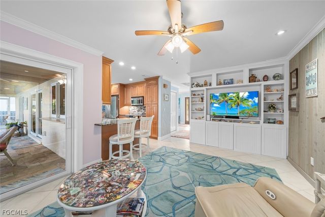 1056 S Yachtsman DR, Sanibel, FL 33957
