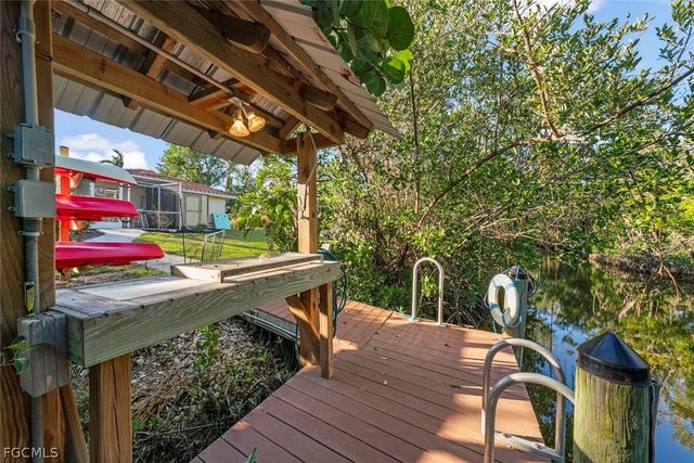 1056 S Yachtsman DR, Sanibel, FL 33957