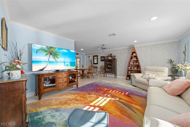 1056 S Yachtsman DR, Sanibel, FL 33957