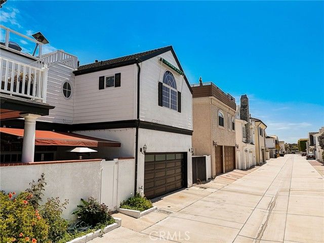 2025 E Balboa, Newport Beach, CA 92661