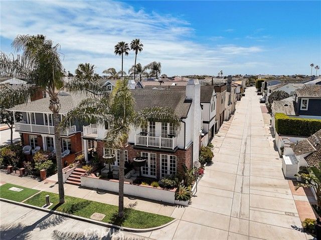 2025 E Balboa, Newport Beach, CA 92661