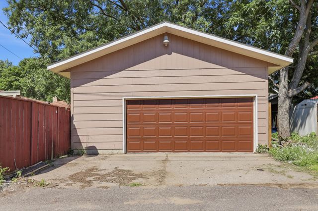 134 34th Avenue N, Saint Cloud, MN 56303