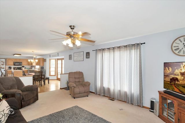 975 S Laura Lane, Coal City, IL 60416
