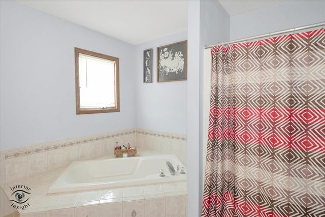 975 S Laura Lane, Coal City, IL 60416