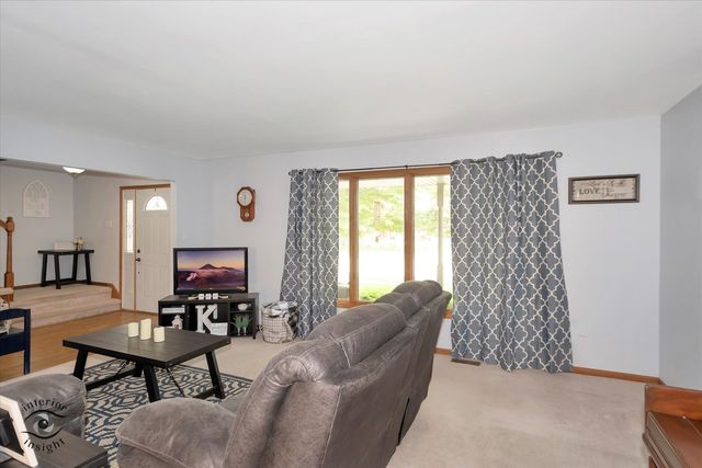 975 S Laura Lane, Coal City, IL 60416